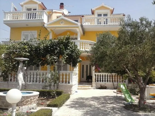 Apartmani Marina house - Image 1