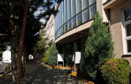 Baza Hotelowa Nowe Horyzonty - Image 1