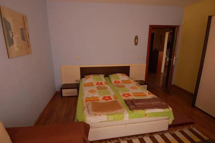 Penthouse Iglika Front Beach - Image 1