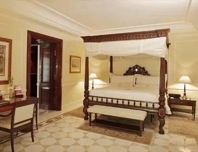 Hotel International Srinagar - Image 1