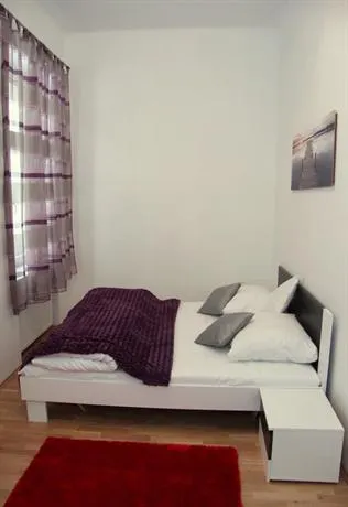 Amici Apartments - Image 1