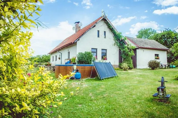VENKOVSKÁ USEDLOST NA KAČINÁCH - Image 1