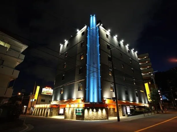 Towers Hotel 201 Queen Bed w Wifi 5 min to St - Image 1