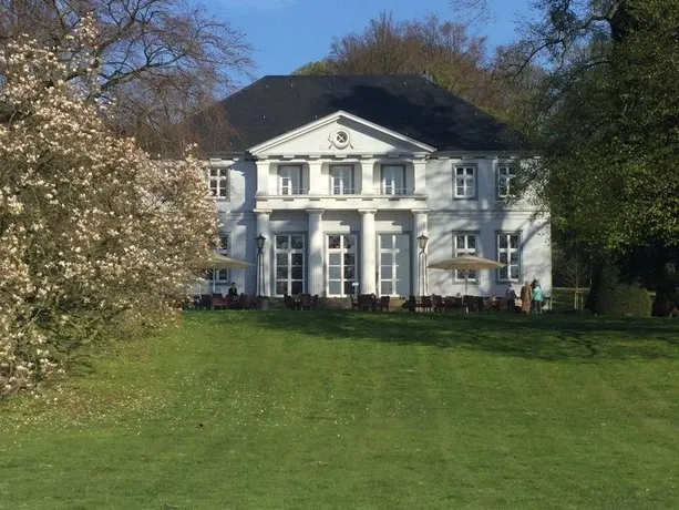 Deutsches Haus Parkhotel - Image 1