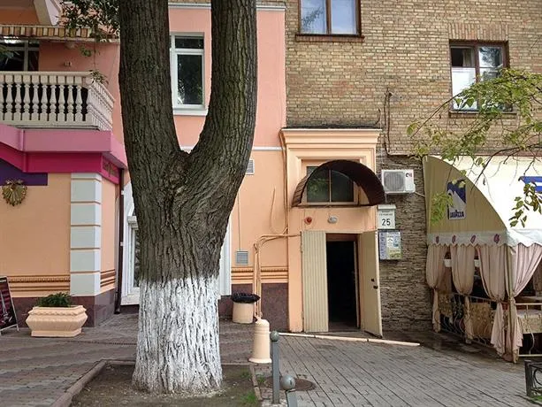 Kiev Central Station Hostel - Image 1
