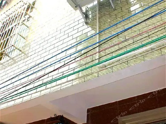 MAIYA XIAOZHAN HOSTEL - Image 1