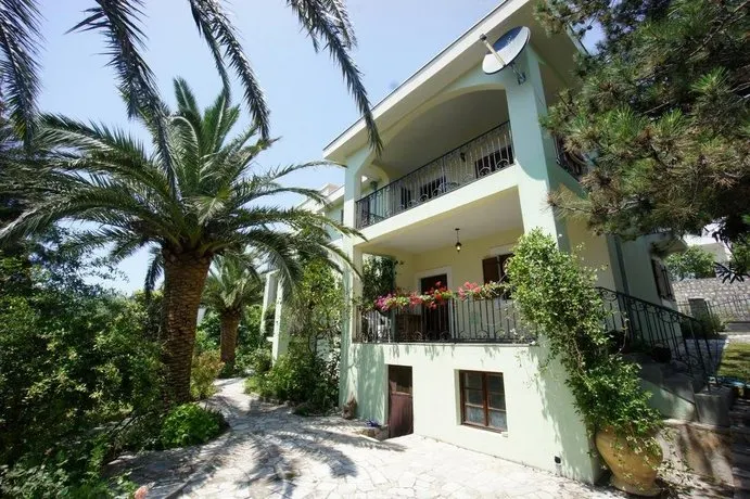 Holiday Home Abrashev - Image 1