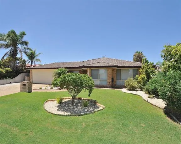 Balleroy Gardens Bed & Breakfast - Image 1