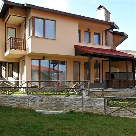 Rodopi Houses - Image 1