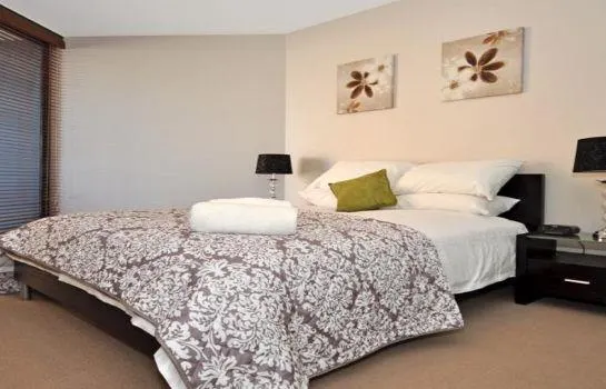 Astra Apartments Perth CBD - Image 1