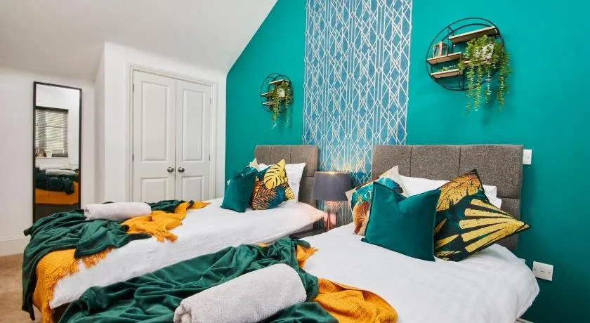 Boutique Bath Apartment Free Parking - Image 1
