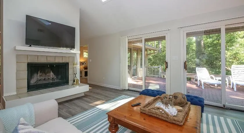 8 Pine Court 4 Bedrooms 3 Bathrooms Home - Image 1