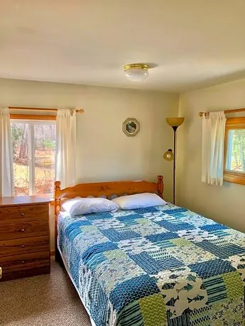 Peterson's Cottages - Image 1