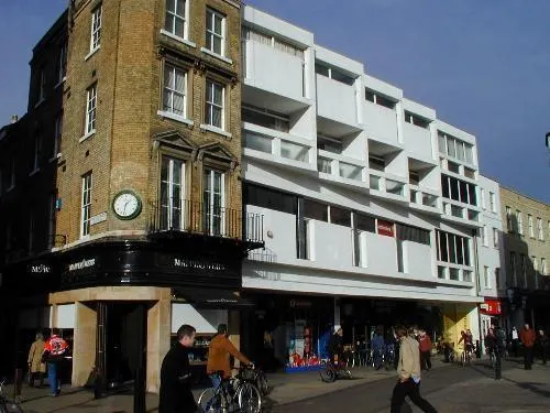Apple Apartments Cambridge - Image 1