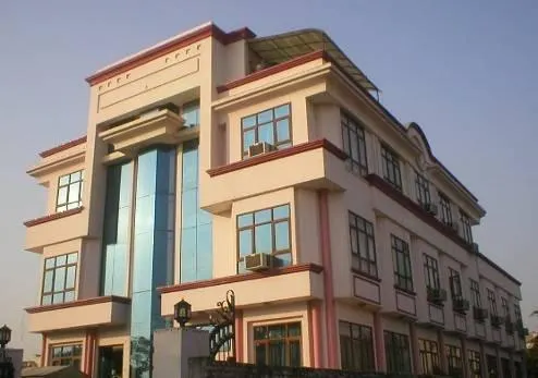 Swasno Palace - Image 1