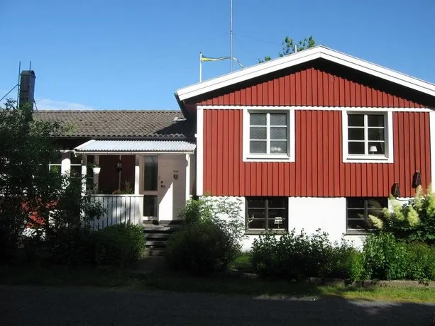 Lilla Hult Bed And Breakfast - Image 1