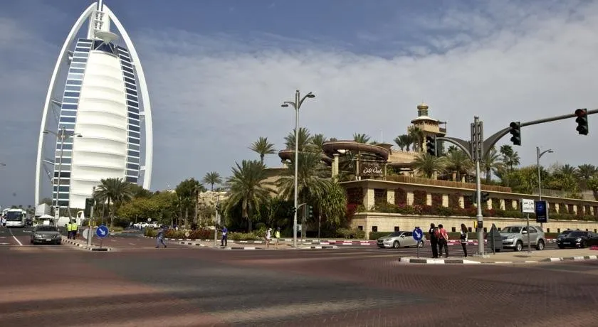 Jumeirah Holiday House - Image 1
