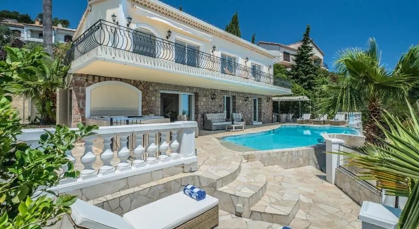 Villa Palm - Image 1