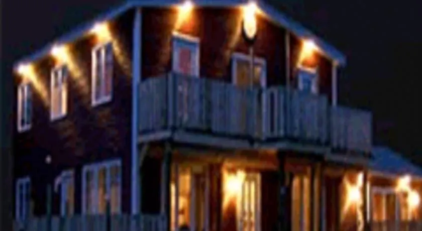 Bears Cove Inn - Image 1