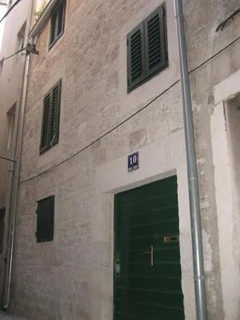 Holiday Home Lu-Lu - Image 1