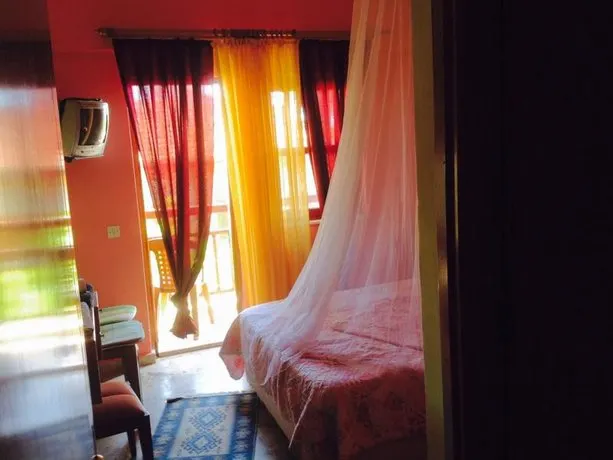 Tuana Hotel - Image 1