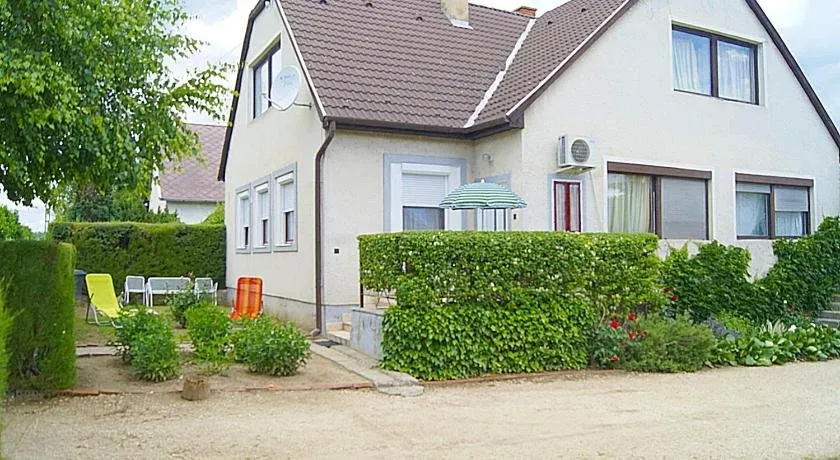 Badacsonytomaj apartman 2+2 fo reszere - Image 1
