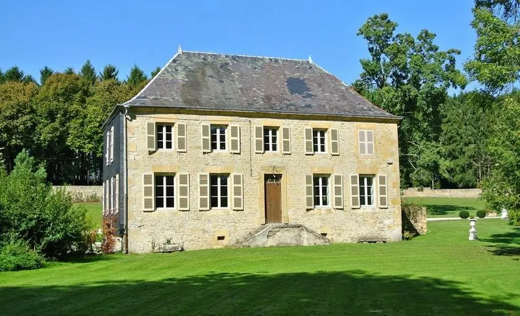 CHATEAU DE LANDREVILLE - BED & BREAKFAST - Image 1