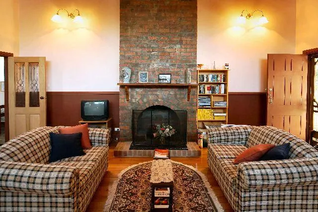 Old School B & B - Image 1