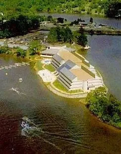 Lake Hamilton Resort - Image 1