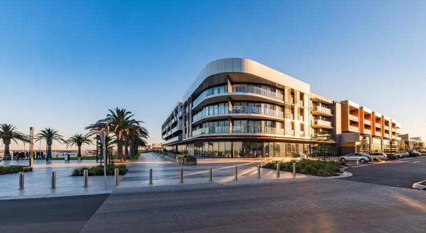 Marina Quays 221 - Image 1