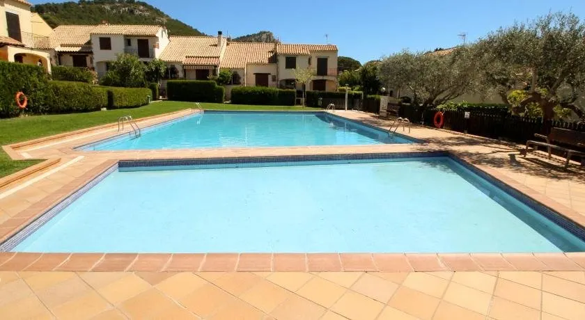 Sistach Rentals Casa Oliveres - Image 1