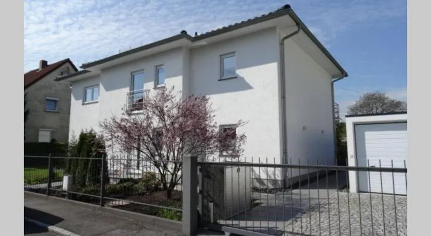 großzugige,zetrumsnahe Wohnung - Image 1