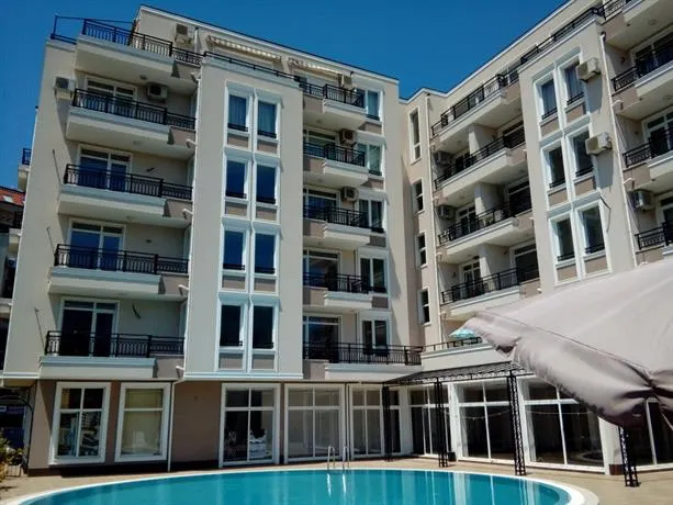 Dochi-Slavi Stojkov Apart-Hotel - Image 1