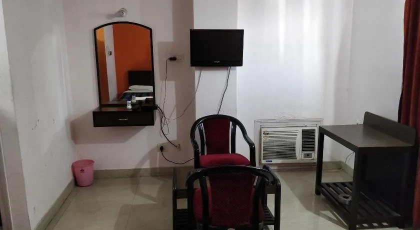 Hotel Empire - Image 1