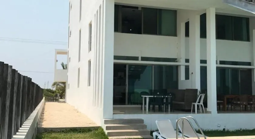 Beachfront Villa Solarium Garden House 1 - Image 1