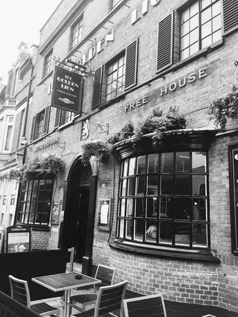 The Crown Rooms Newmarket - Image 1
