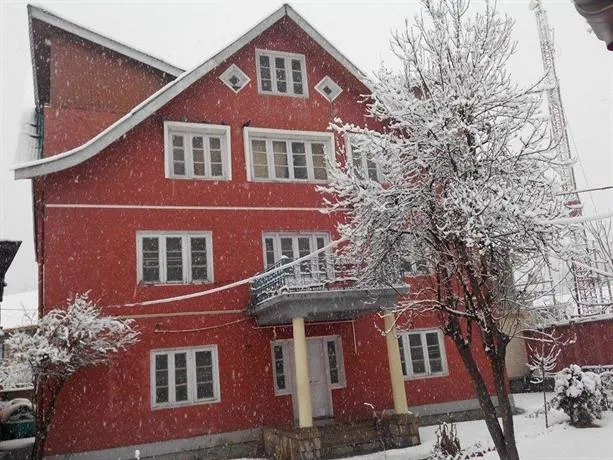 Marias Hotel - Image 1