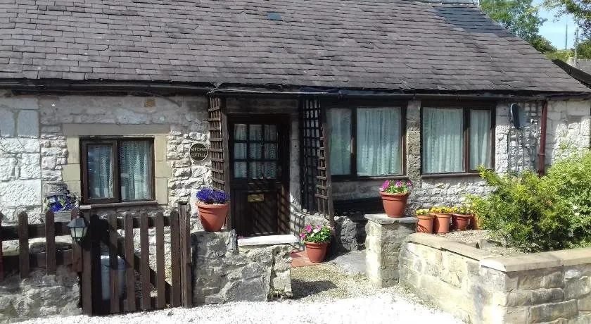 Hollybush Inn - Image 1