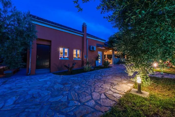 Holiday Home Leonarda - Image 1