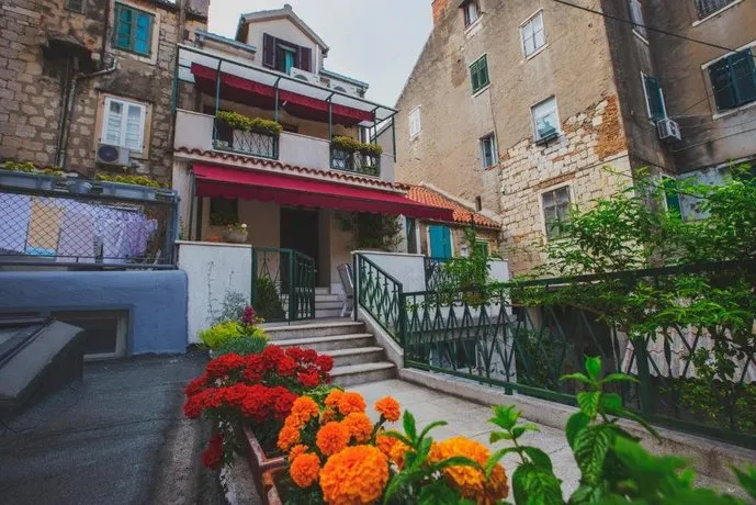 Guesthouse Fjaka - Image 1