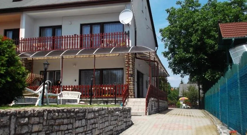 Livia Apartman - Image 1