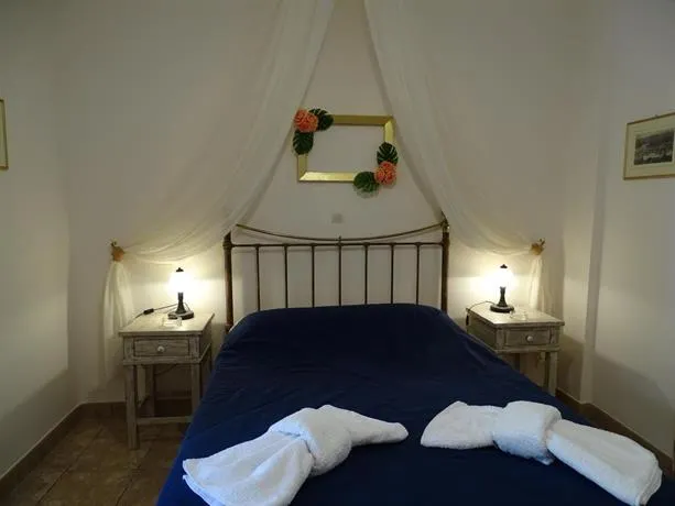Romanza Rooms Hotel - Image 1