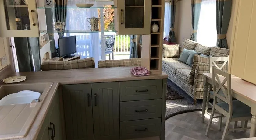 Deluxe Riverside Static Caravan - Image 1