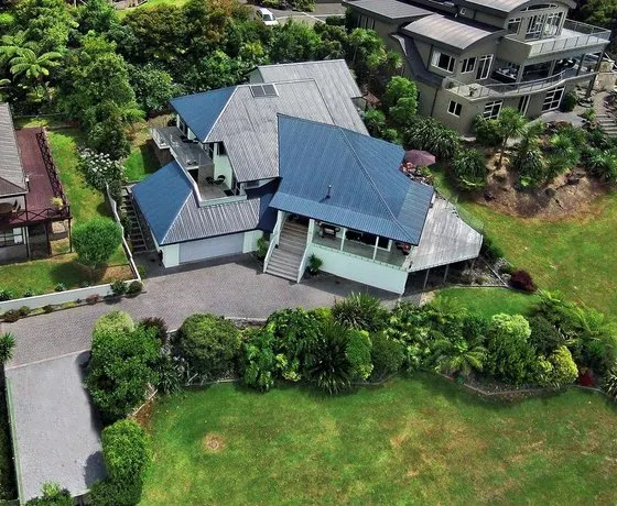 Luxury Waterfront Private Residence - Stunning City & Harbour Bridge View - Image 1