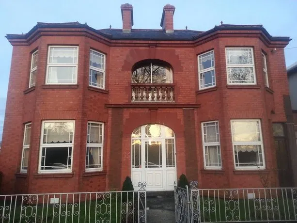 Woodley Bed & Breakfast - Image 1