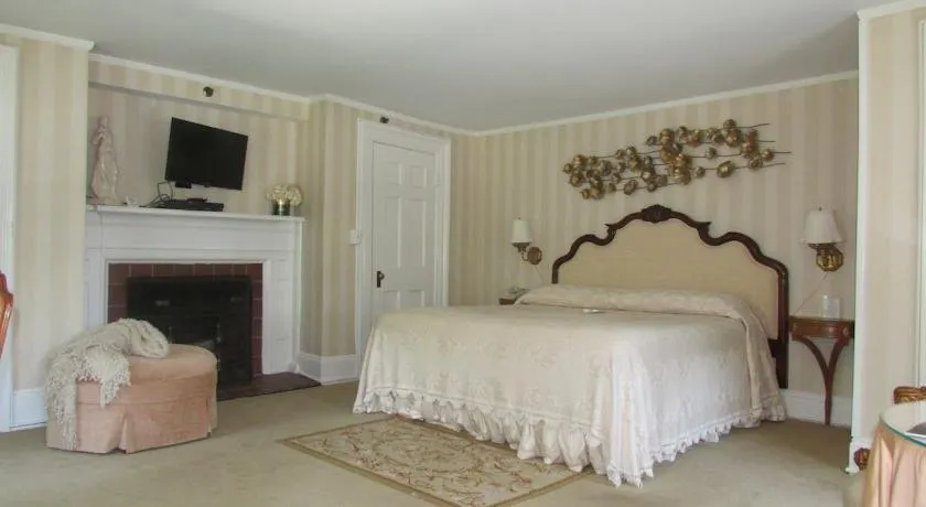 The Roger Sherman Inn - Image 1