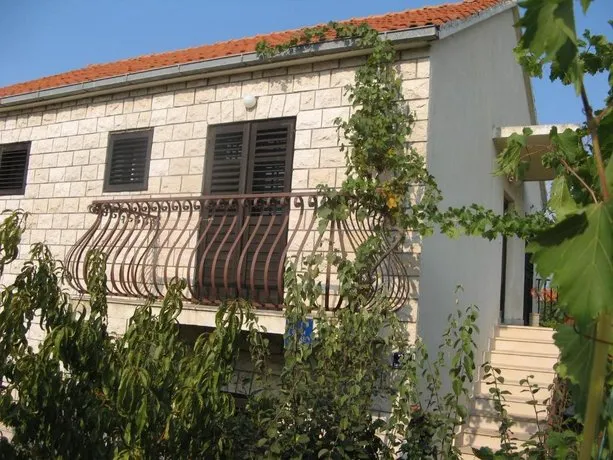 Rooms Adriatica Island Brac - Image 1