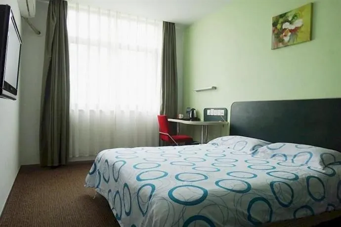 Motel 168 - Image 1