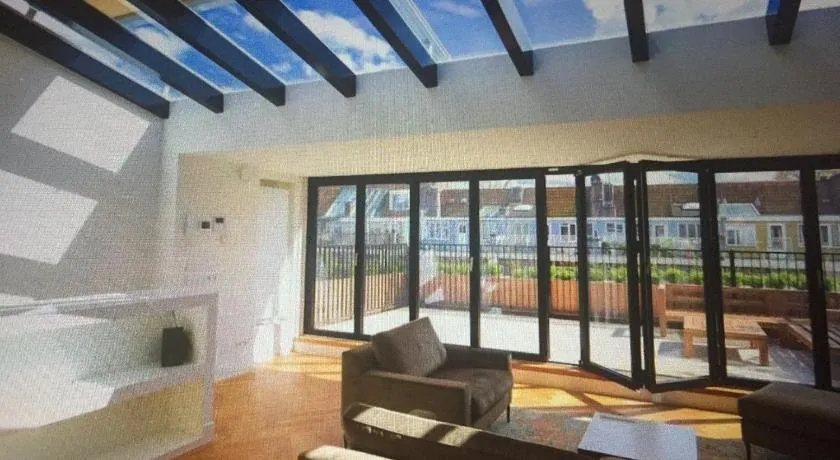 Fantastic Bright Penthouse - Image 1