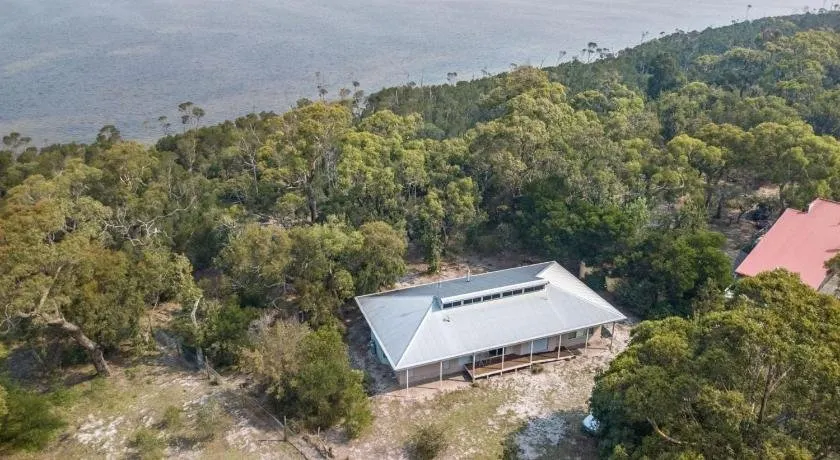 Acacia Lakehouse - Image 1